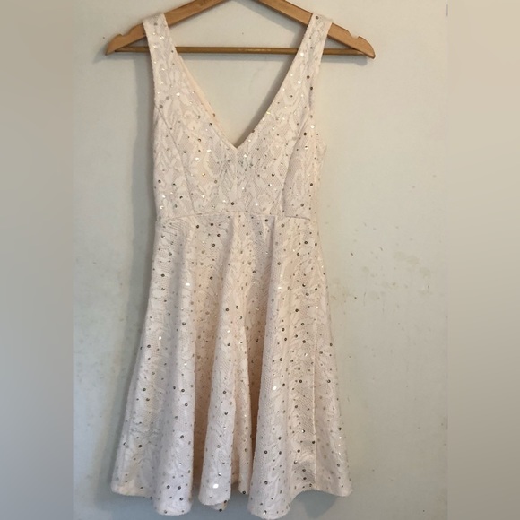 EUC Mini-Dress w/ Sequins - Picture 4 of 11